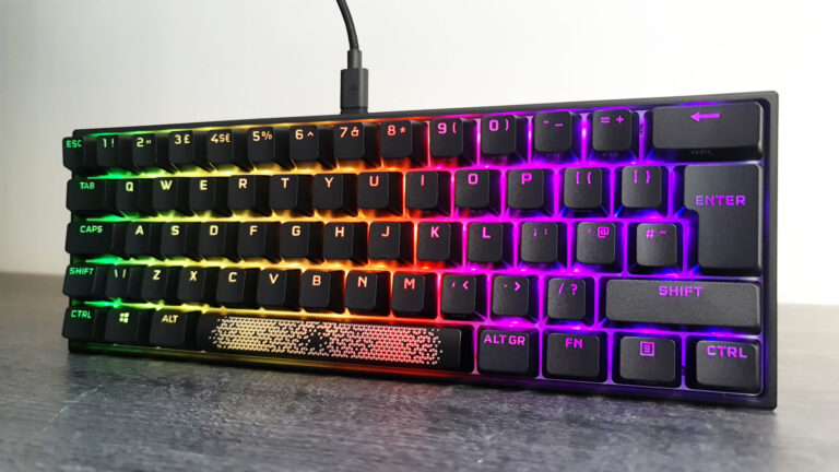 Test du Corsair K65 RGB Mini – un clavier de jeu époustouflant