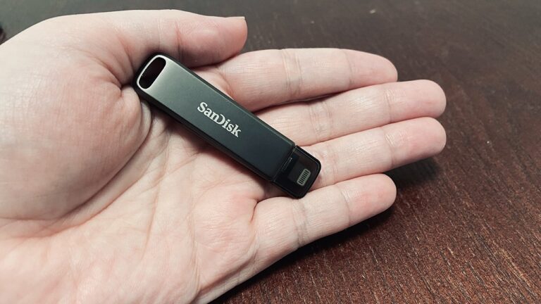 iXpand Flash Drive Luxe le meilleur moyen de transférer des fichiers localement entre un iPhone et un PC